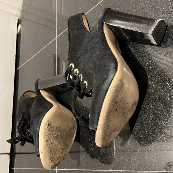 Show stopping black suede heels with tassels! WOW! - Picture 4 of 4